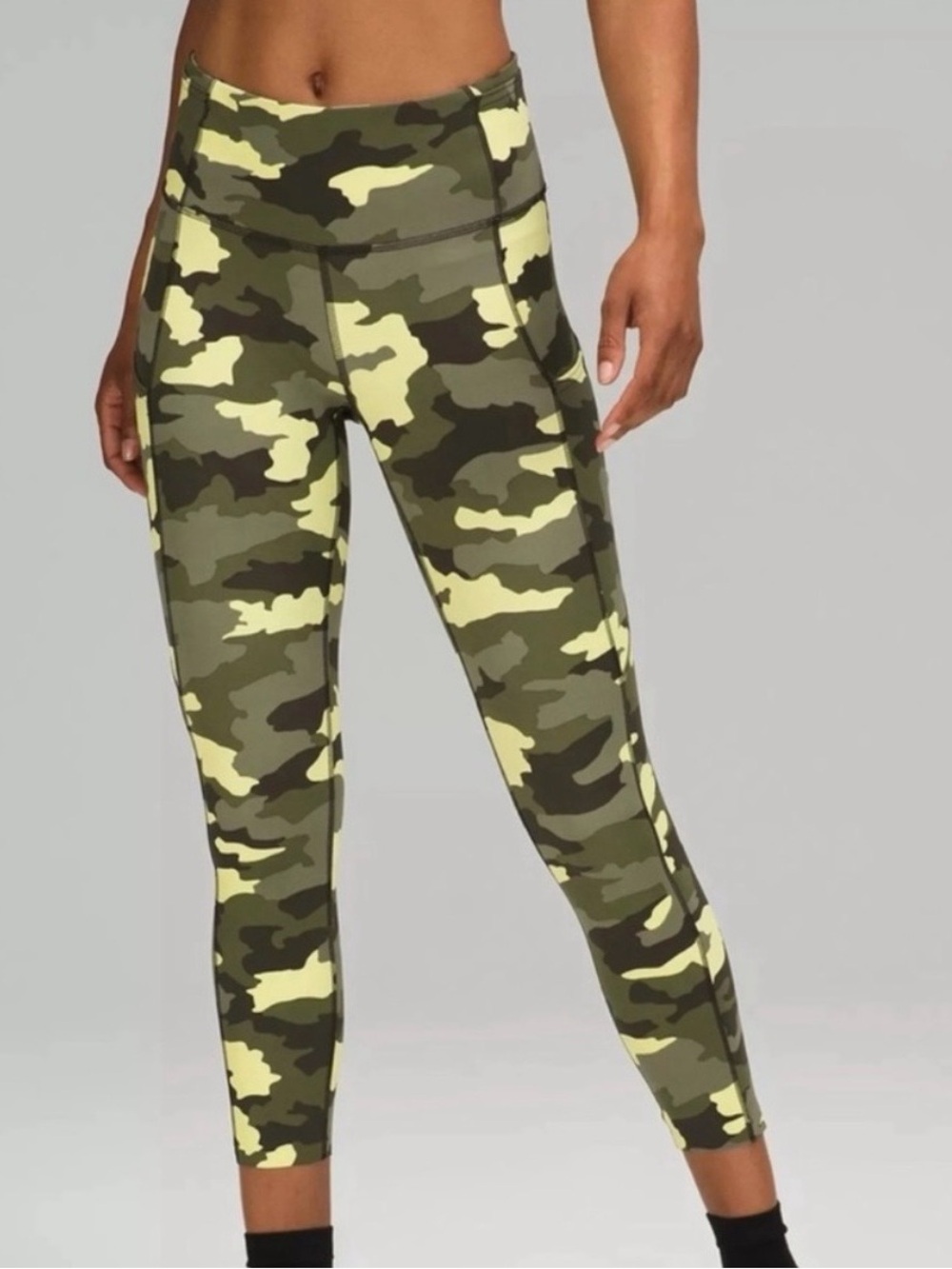Lululemon fast high rise legging size 6
